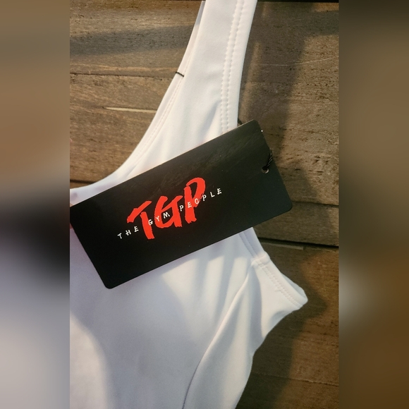 THE GYM PEOPLE Courtside Dress with Built-in Bra and Pockets - Picture 2 of 4